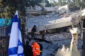 76人队防守崩盘，惨遭对手狂轰猛炸，然后继续.-kaiyun